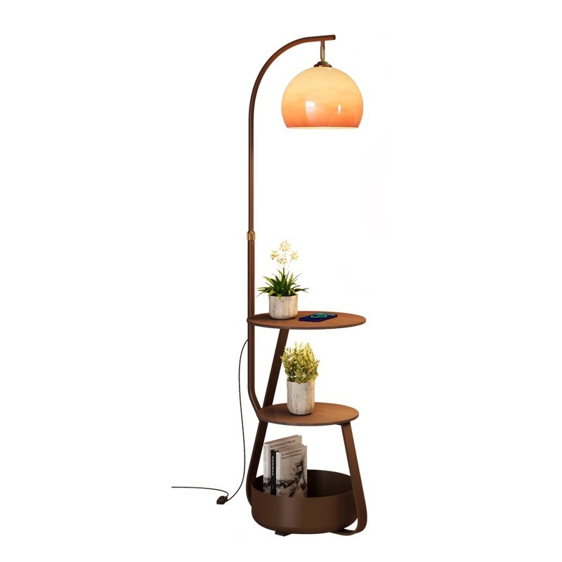 Coffee & Tea Collective - Lampadaire, table de chevet antique pour