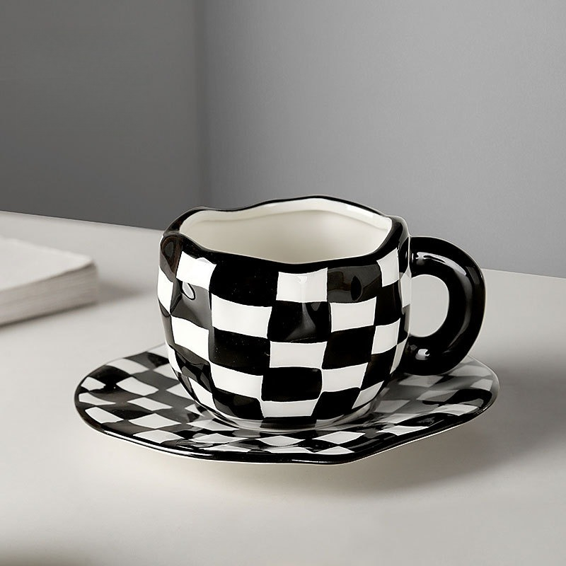 Alternative To Coffee And Tea - Tasse à café et soucoupe en