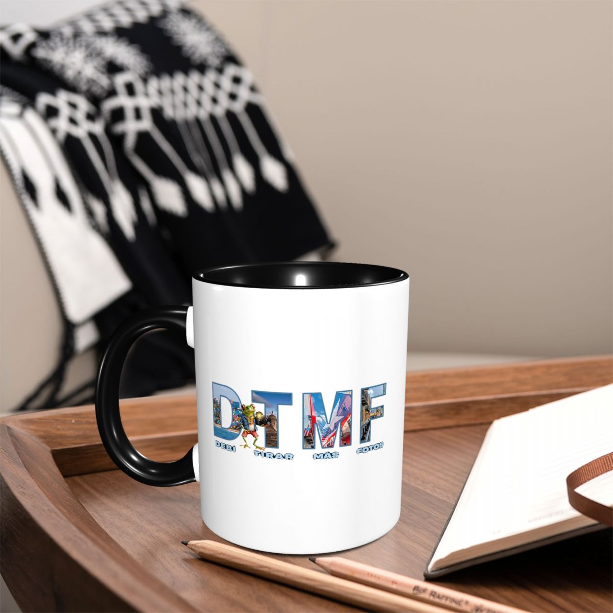 Bads Bunnys Debi Tirar Mas Fot - Coffee Tea Cup Foto avis et prix